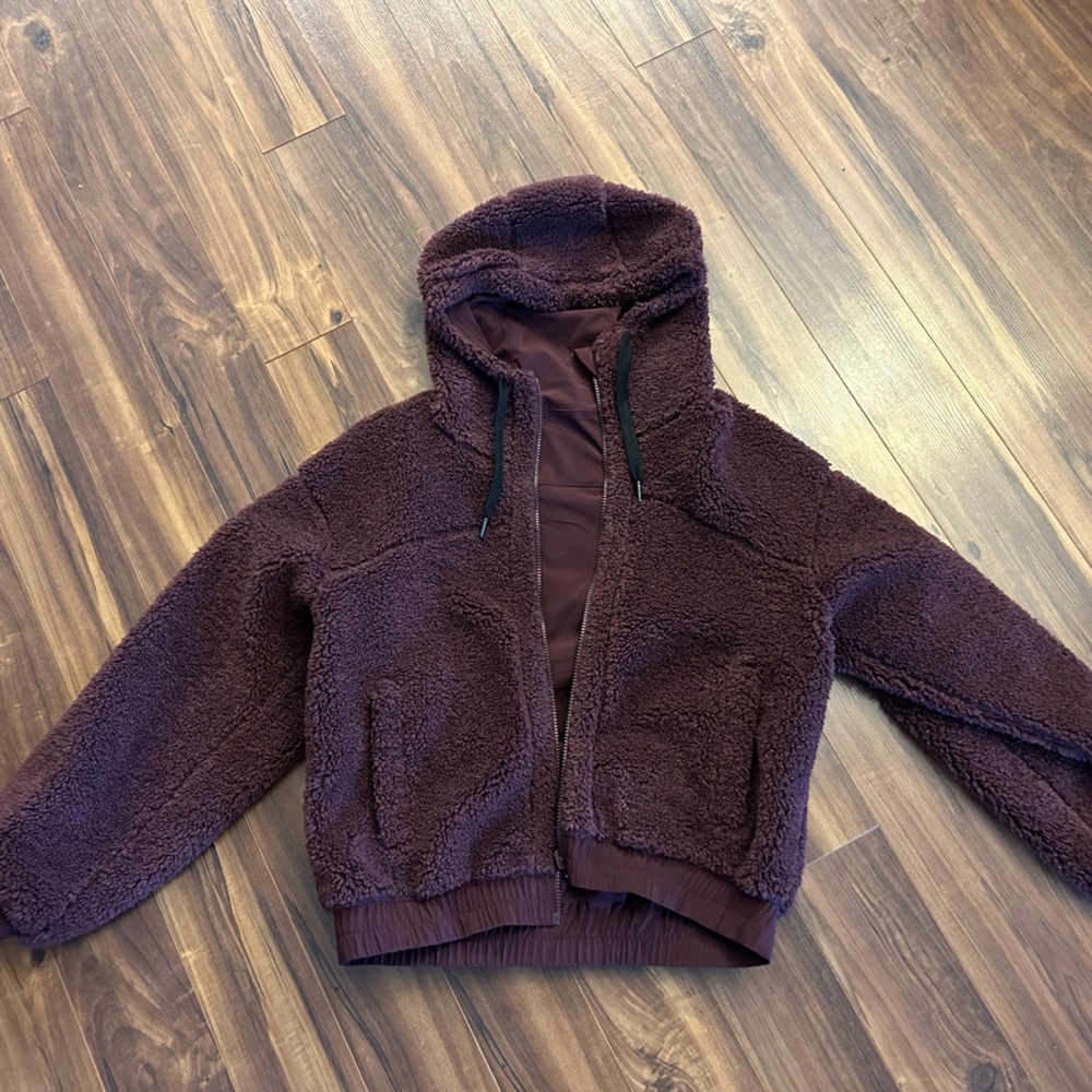 Lululemon reverse Sherpa jacket